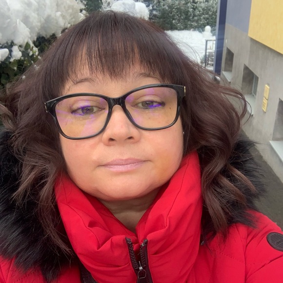 Meet your Posher, Eniko - Picture 1 of 1